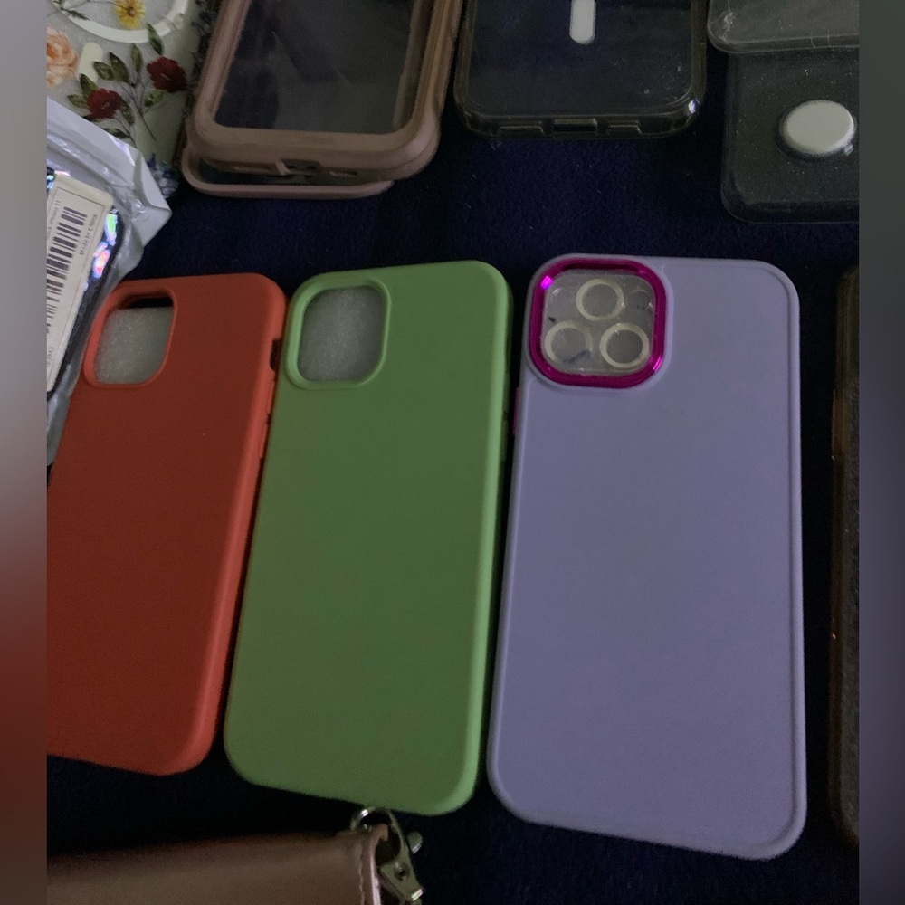 NEW-Apple iPhone case lot,with 3 pop sockets,a laptop & IPad covers,23 - Picture 8 of 12